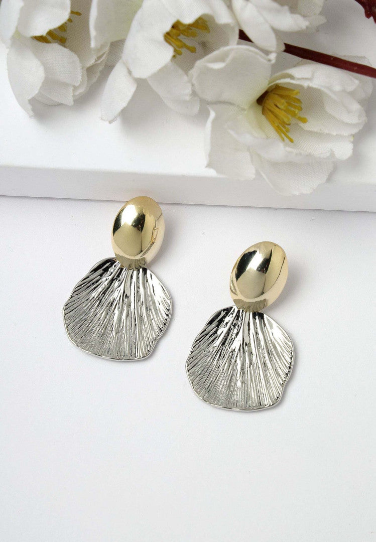 Golden Shell Earrings